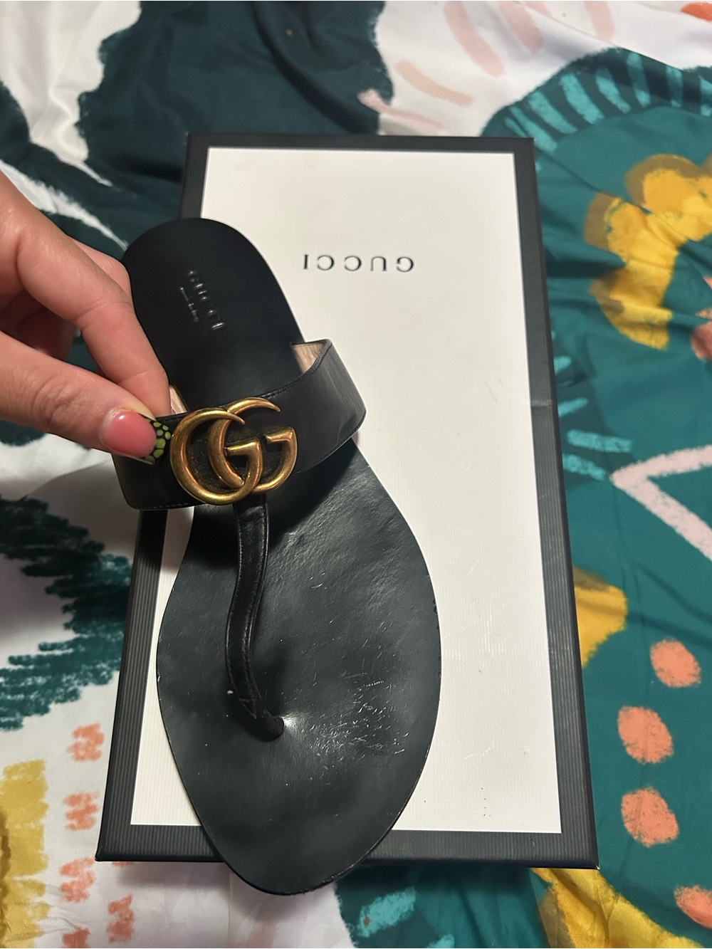 Gucci Black Leather Thong Sandal with Gold Double G
